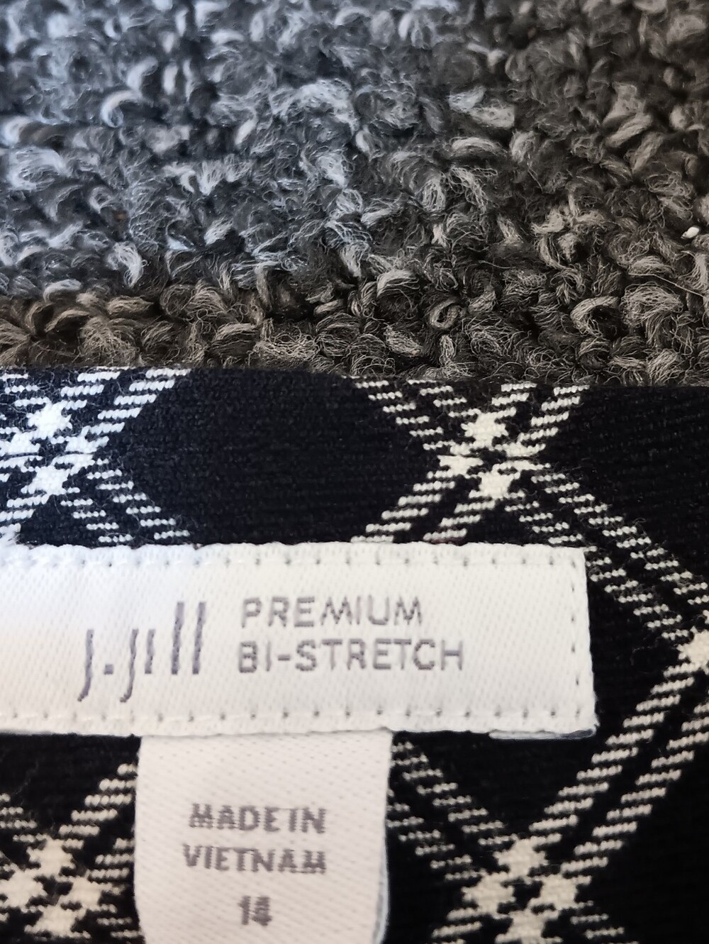 Soft Stretchy J. Jill Black & White Checkered Capris Womens Size 14, Career - Picture 5 of 7